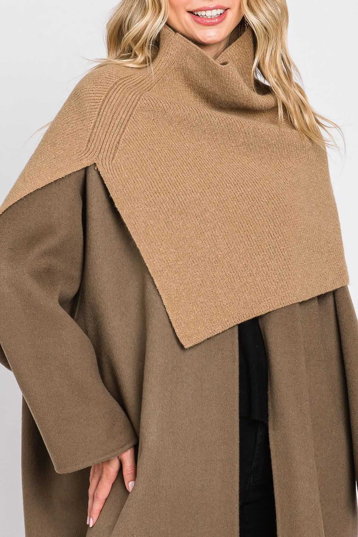 KNIT ELEGANT TURTLENECK SLIT SHAWL