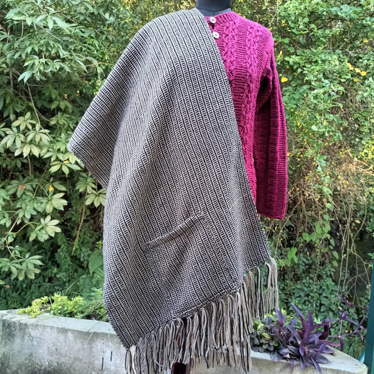 Women Pocketed Woollen Stole | Loom Knit | Winter Wear | Black & Beige